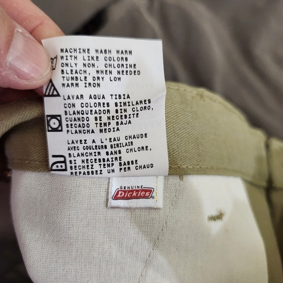 NWT Dickies Khaki Mens Shorts Wrinkle Resistant Multi Use Pockets, sz 44 - Picture 9 of 10